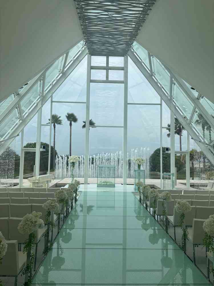 海のチャペル。景色が綺麗にうつります。