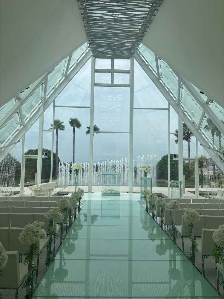 海のチャペル。景色が綺麗にうつります。