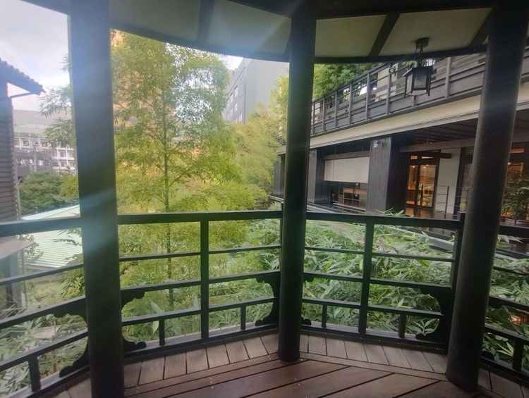 披露宴会場手前のテラス。