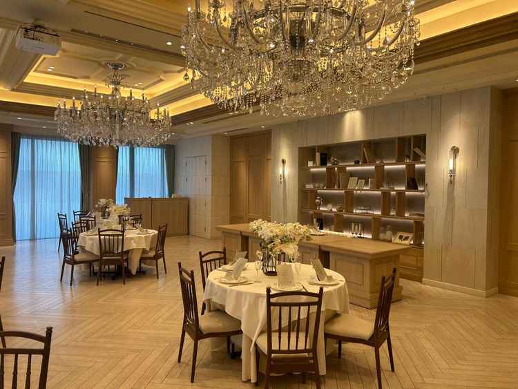 一階のお部屋前側です。ナチュラルな感じで良い印象です。