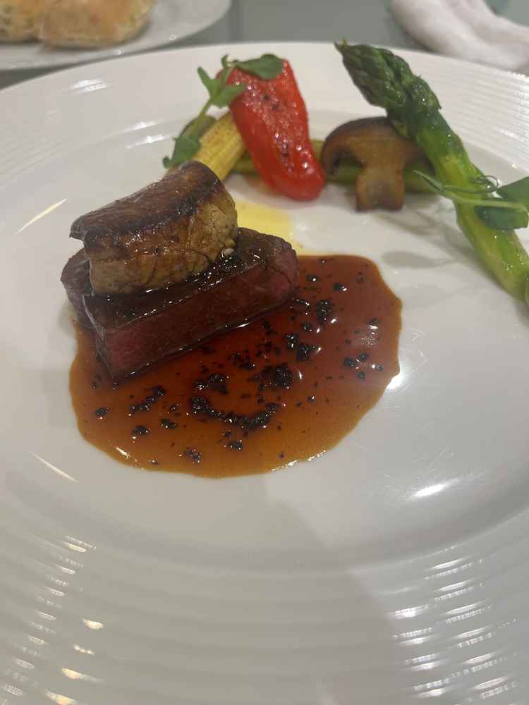 試食　ロッシーニ　ソースがおいしかった