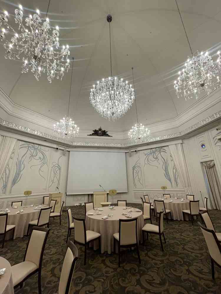 披露宴会場の様子。私の考えてる規模感では、広すぎずちょうど良いサイズに思えました。