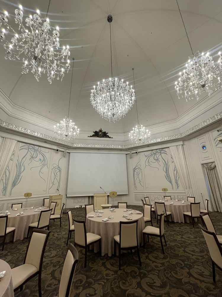 披露宴会場の様子。私の考えてる規模感では、広すぎずちょうど良いサイズに思えました。