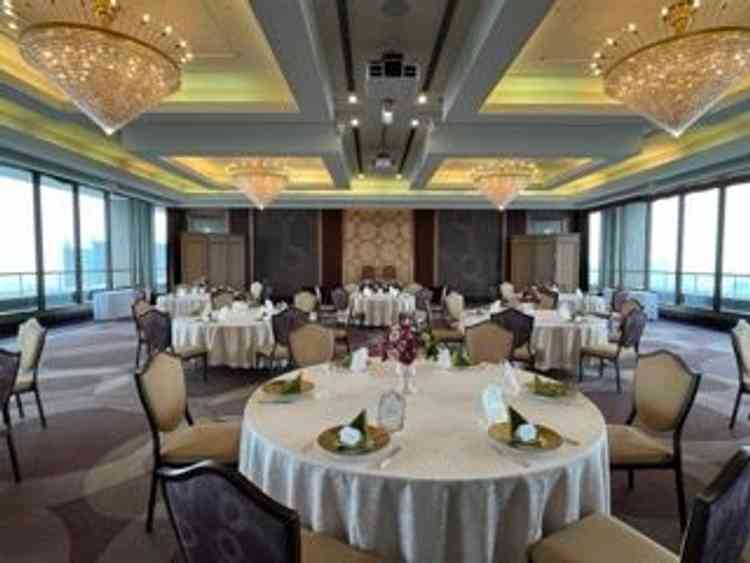 一番人気の披露宴会場で、最上階21階からの眺望がよい。披露宴会場ではプロジェクターも利用可能