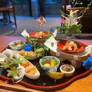 とても華やかなプレートで驚きました。もちろん、見た目もお味もとてもよかったです。