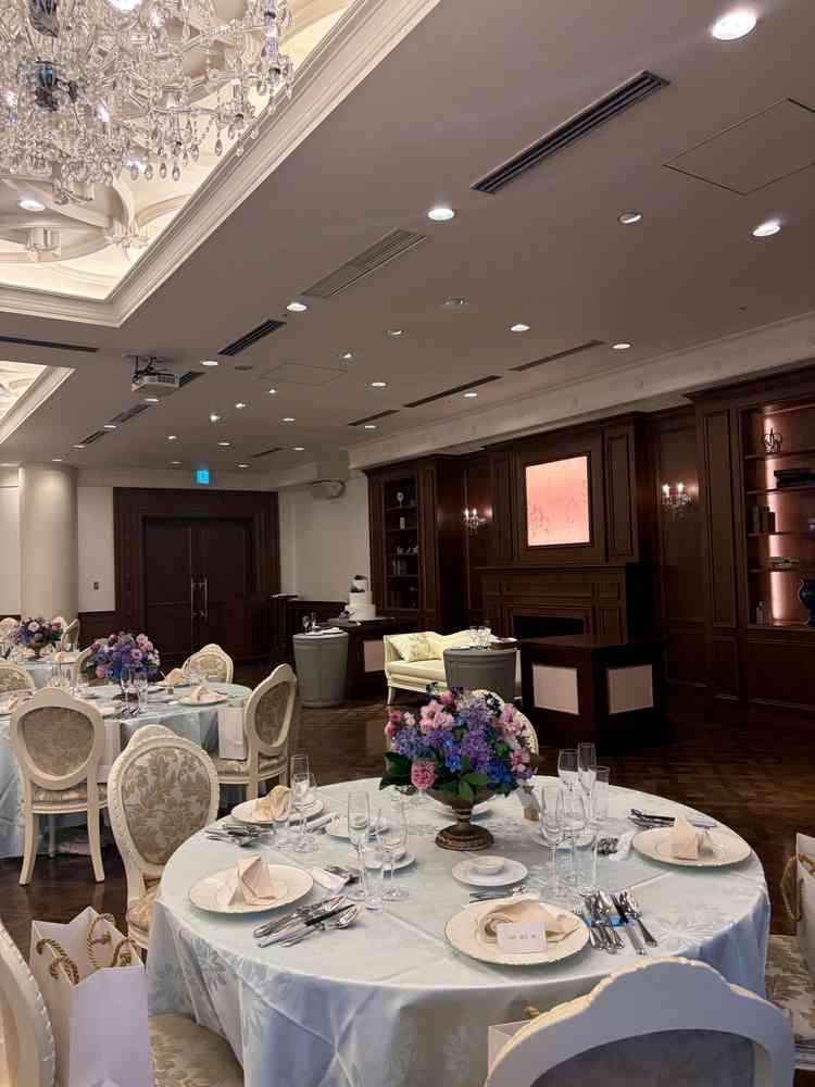 披露宴会場がおしゃれ8月にリニューアル予定だそう