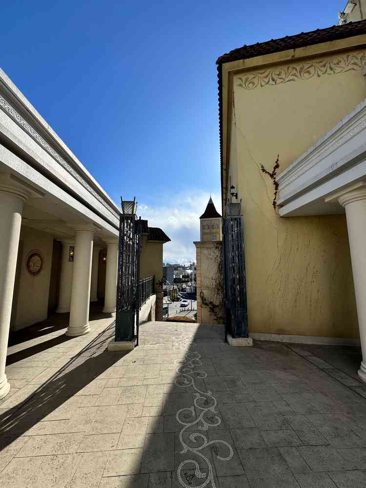 外の空間もヨーロッパの街のような雰囲気で良かったです。