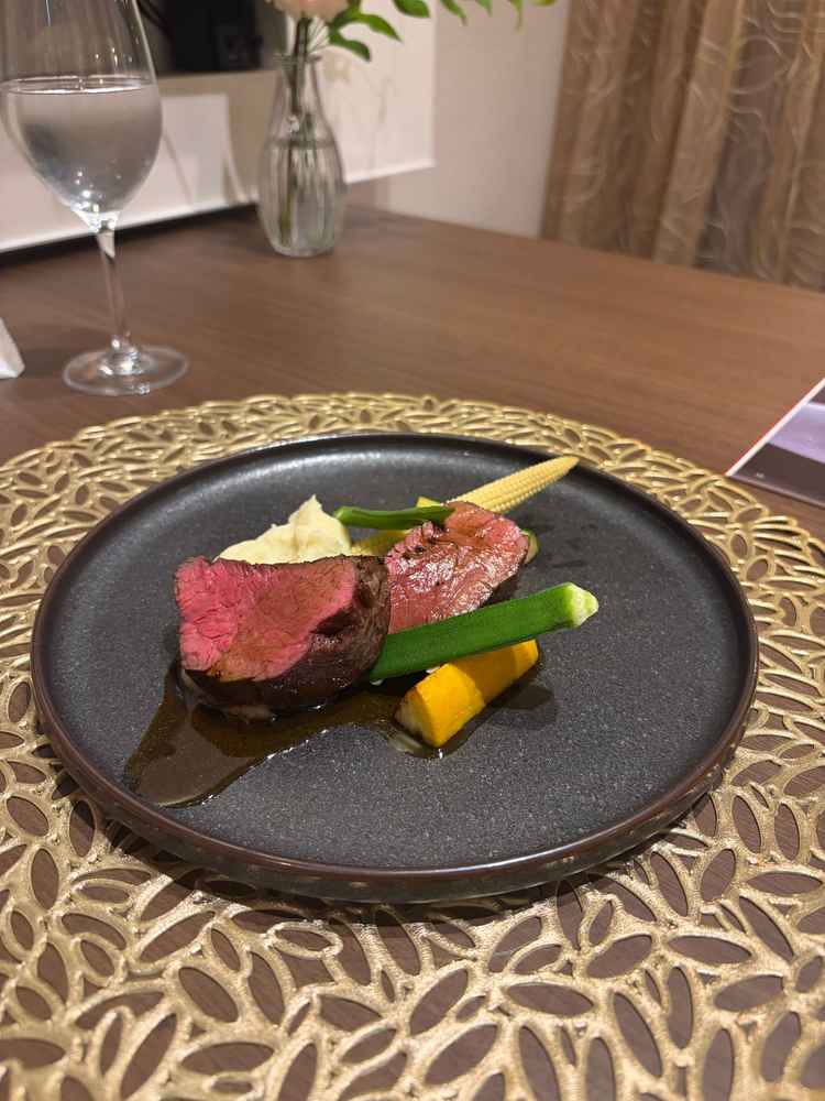 試食でいただいたお肉です。彩もあり、とても美味しかったです。
