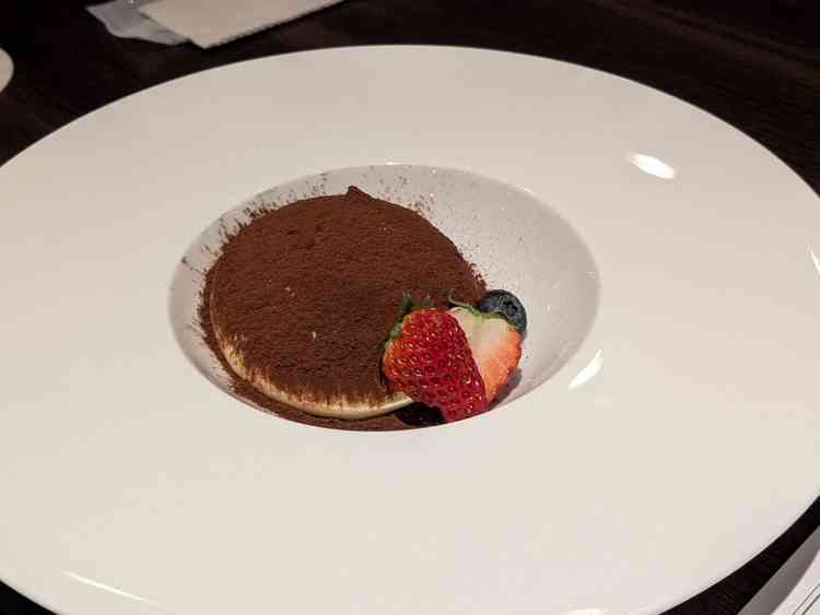 ティラミスですが、苦味が少なく食べやすいです