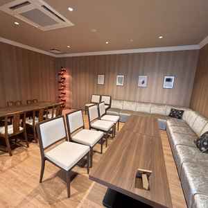 親族控室。両家別の部屋であるにも関わらず、広いお部屋が用意されている。