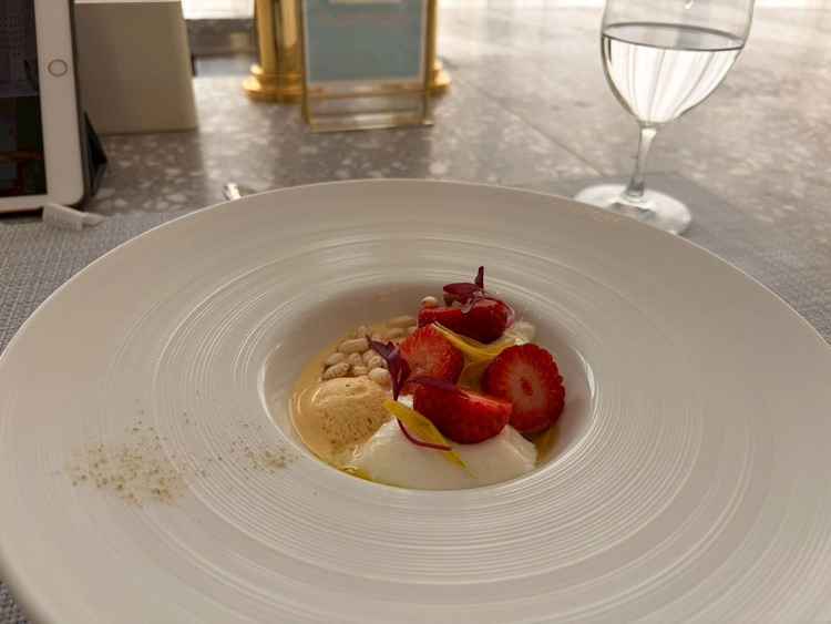 デザートまでこだわりがあって素敵でした！