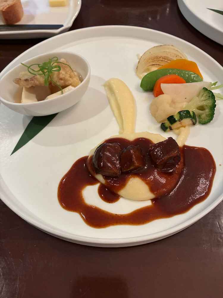 試食でいただいたメインのお肉料理がとても美味しかったです。