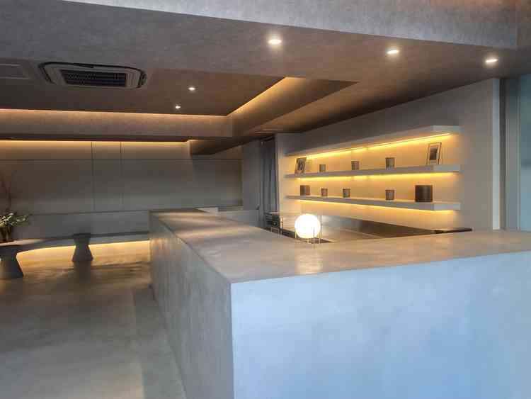 待ち合い室がスタイリッシュな落ち着いた雰囲気。