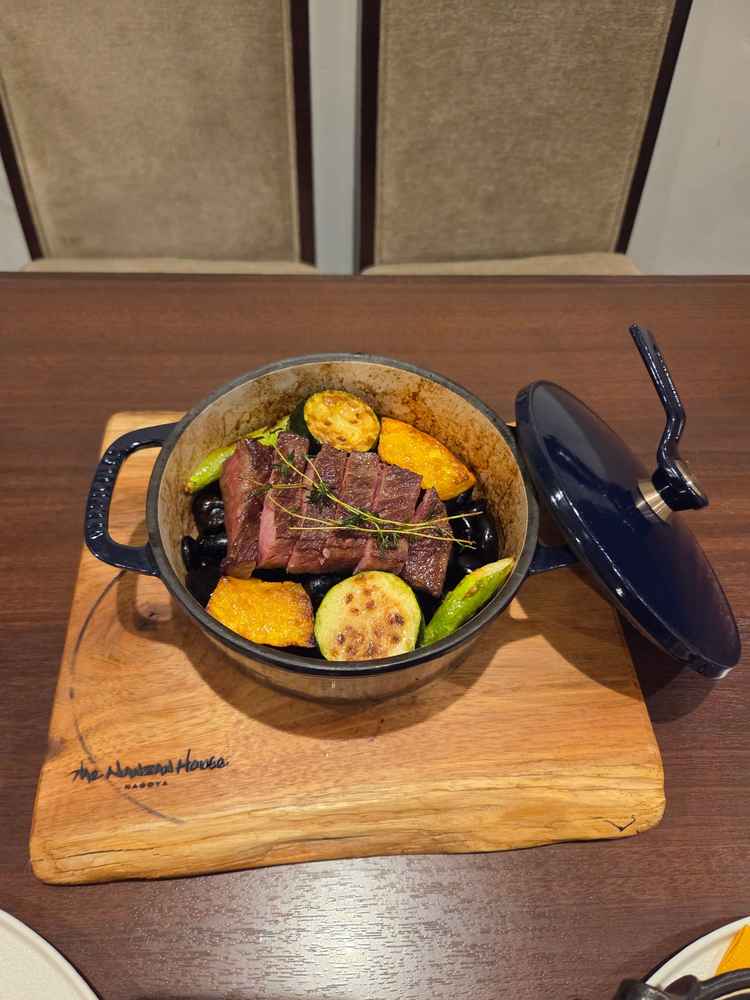 料理は豪華で美味しく、好き嫌いがあまり無さそうな料理なので有難