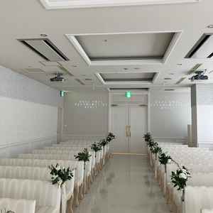 チャペルに入場する前に、感謝のメッセージムービーを流すことができます。