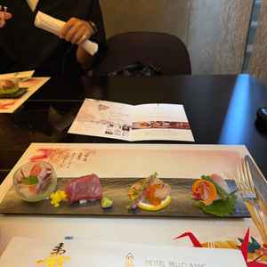 鮪が有名な所から仕入れているようでした。臭みもなく酸味と旨味のバランスもよくとても美味しかったです
