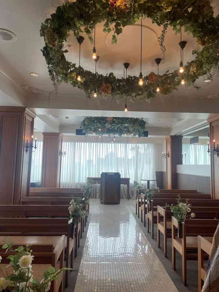 中のチャペルはクラシカルで落ち着いた雰囲気がとてもよかったです。