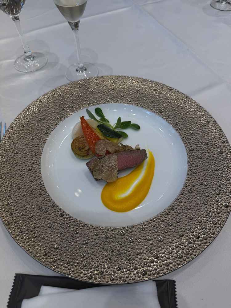 国産牛肉がとても美味しくてフェアとは思えない料のおもてなしでした
