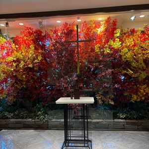 秋のチャペルだったけどとっても綺麗。強いて言うなら造花なのが少し残念。