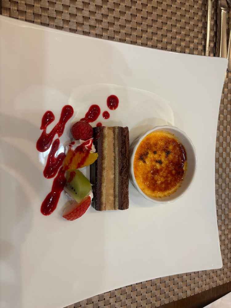 試食のデザートです。とても美味しかったです。料理を推している理由が分かりました。