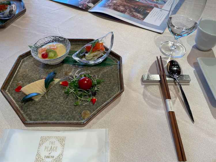 試食の前菜。ミニトマトは青森県産でなんと糖度12度とのこと。