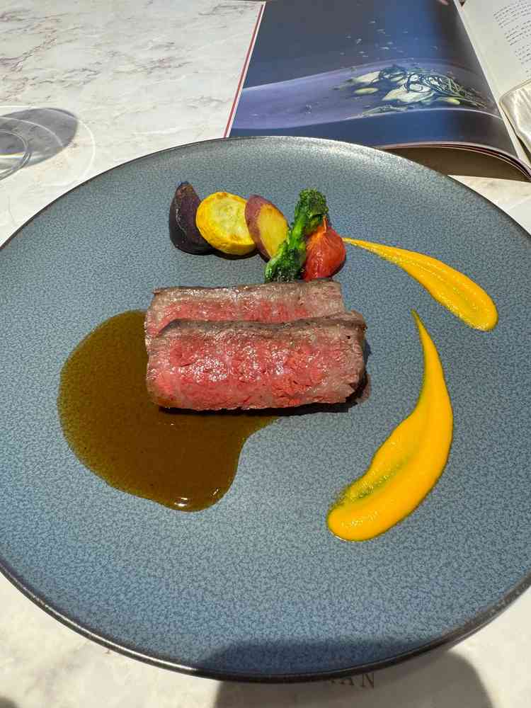 メインのお肉料理