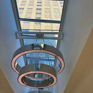 チャペルの天井から見える景色