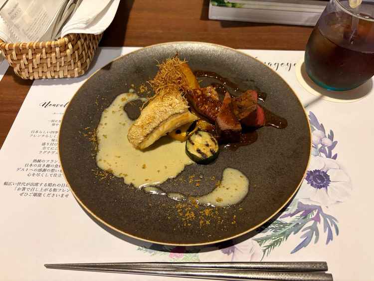 肉料理になります。