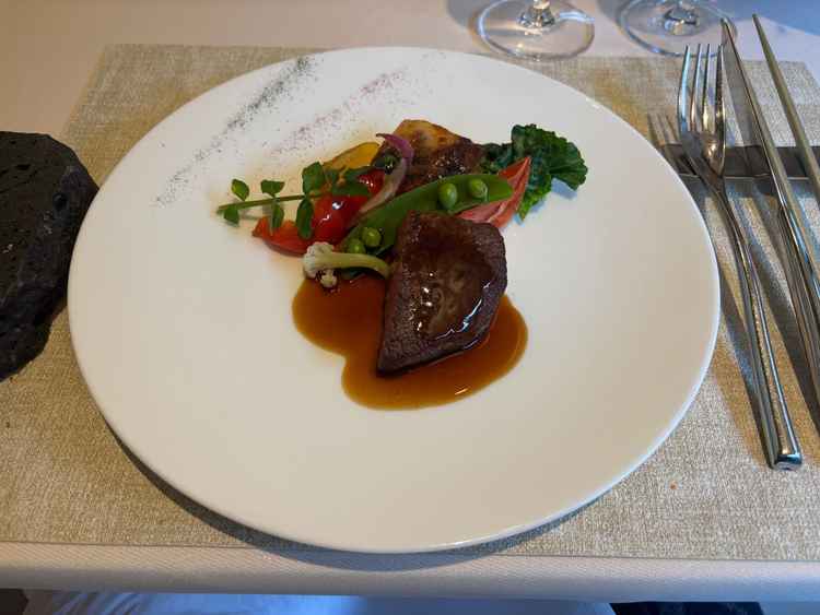 メイン料理を試食させて頂きました。お肉もお野菜もとても美味しかったです。