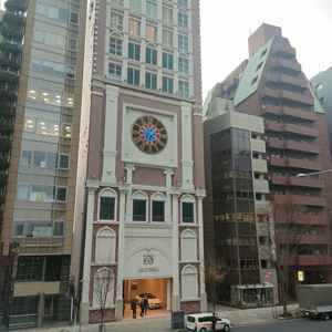 駅を出て直ぐに場所が分かるアクセス抜群の式場でした。階ごとに完全プライベート空間が広がり良いです。