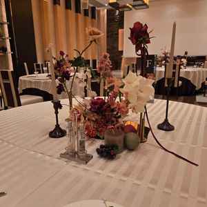 テーブルの飾りもとても素敵でした。希望があれば飾りやクロスの変更もできるそうで有難いと思いました。