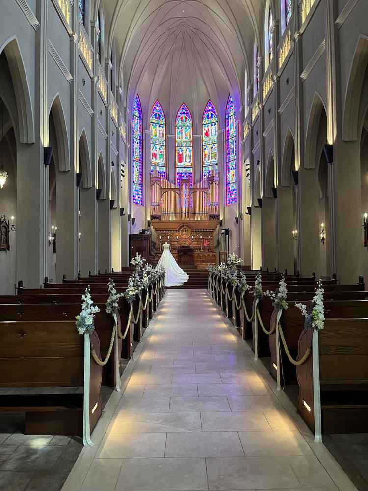 大聖堂のステンドグラスがものすごく綺麗でした。