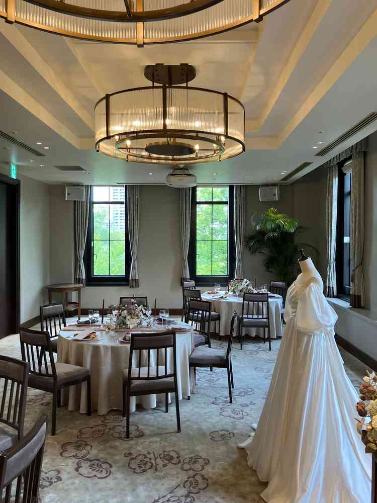 披露宴会場も高級で落ち着いた感じがあり素敵でした