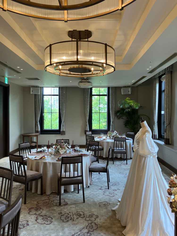 披露宴会場も高級で落ち着いた感じがあり素敵でした