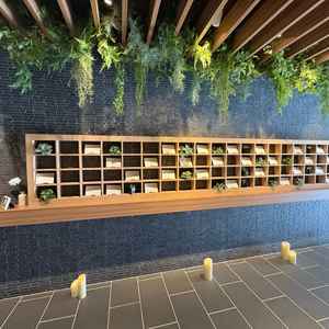 挙式会場へ向かう動線に設置された手紙置きスペース