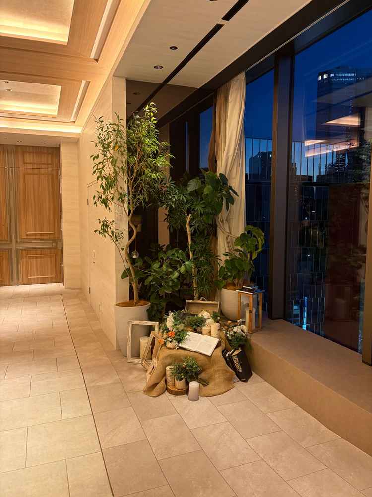 披露宴会場前、自分たちの好きなようにアレンジができそうでよかったです！