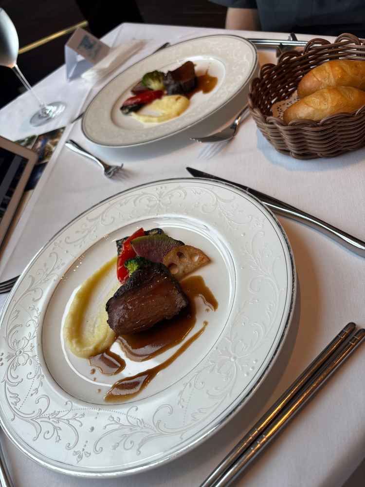 お料理の彩りもよく、素敵な景色の中いただけました