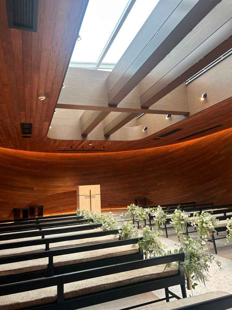 開放的なチャペルで拘った設計がすごくよかった。