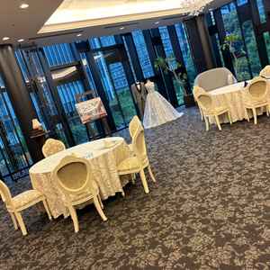 試食はこちらのスペースで。普段はウェルカムパーティで立席での写真撮影ブースになるとの事。