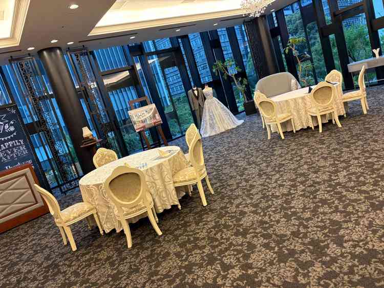 試食はこちらのスペースで。普段はウェルカムパーティで立席での写真撮影ブースになるとの事。