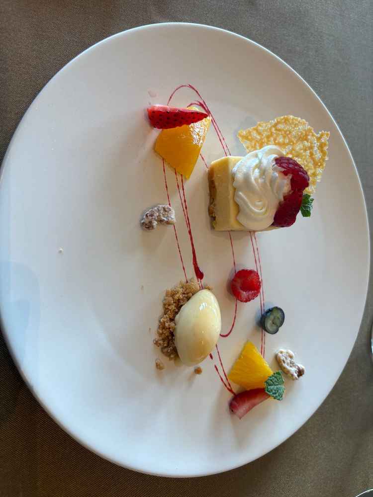 見た目も可愛く、季節によってフルーツが変わるドルチェ