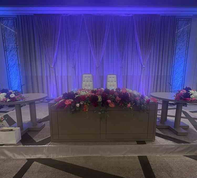 ライトも選べる、お花も自由度が高いということで、叶えたい雰囲気を実現してくれる点も魅力でした。