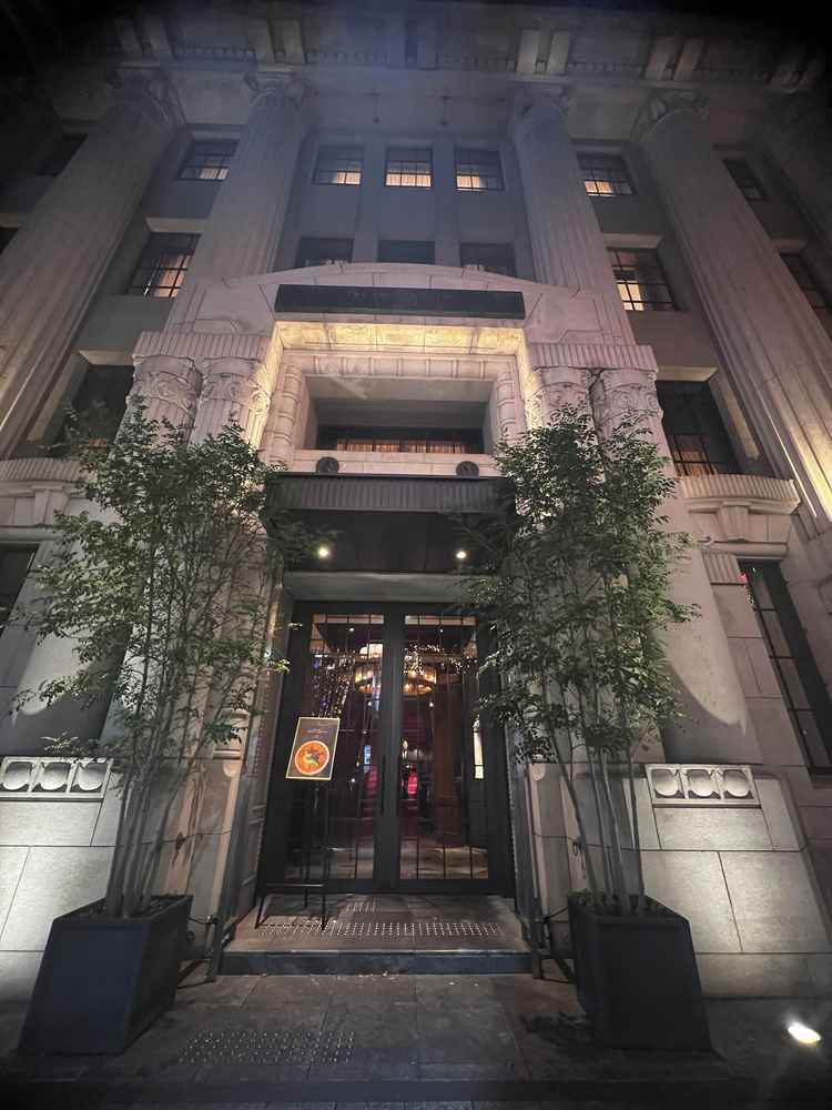 外観もドレスが映えそう