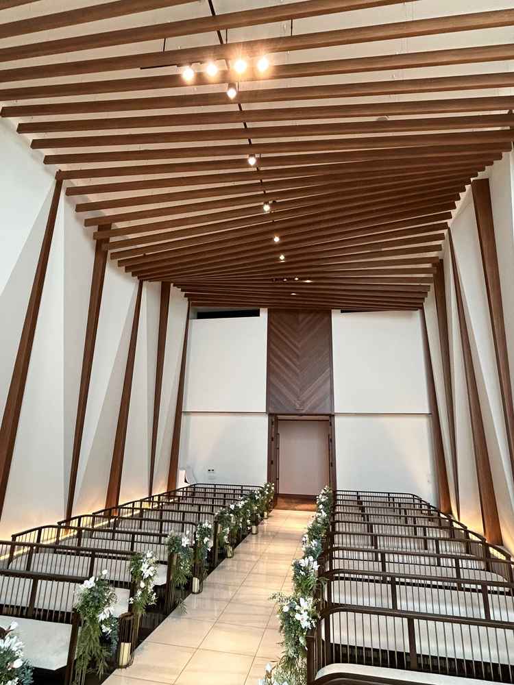 名古屋で1番高い天井で開放感のあるチャペル。