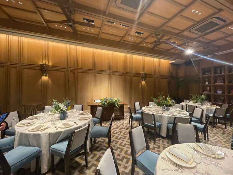 地下の披露宴会場