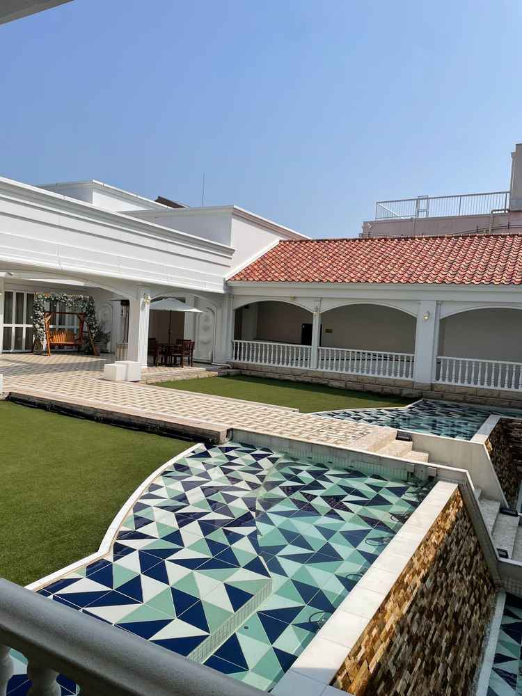 ガーデンもあり天気がいい日は光が差し込んで、色んな催し物も行えるいいスペースでした。