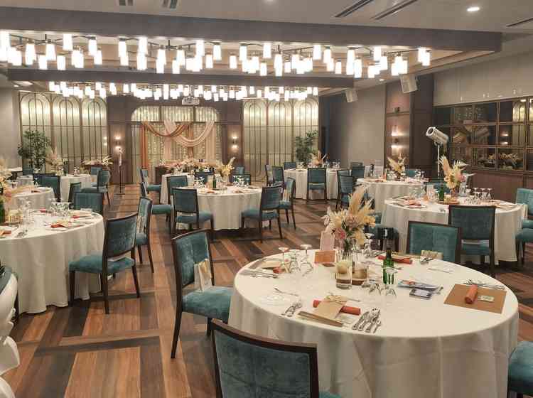 3つある披露宴会場のうち、2番目に大きな披露宴会場です。