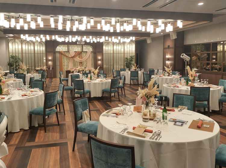 3つある披露宴会場のうち、2番目に大きな披露宴会場です。