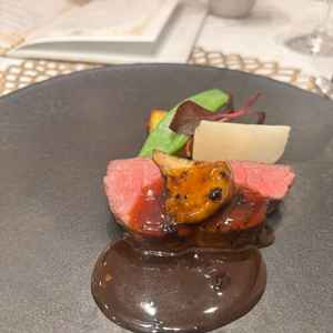 試食会で提供されたお料理。結婚式当日も必ず牛が出るコースしかないそうです！！