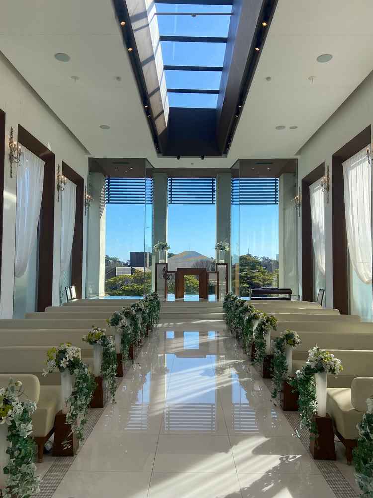 チャペル。日が入っているとさらに雰囲気が良くなりそう。